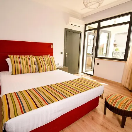 Wonderful Flat With Balcony Near Hadrian's Gate *