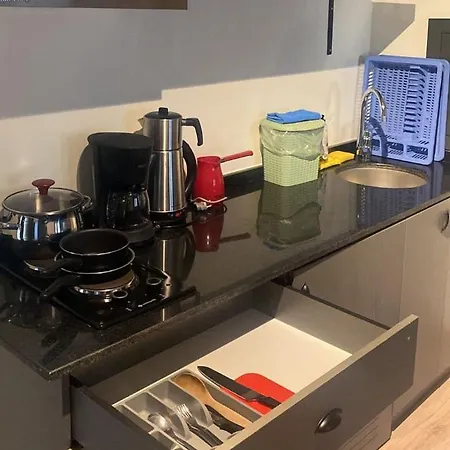 Wonderful Flat With Balcony Near Hadrian's Gate