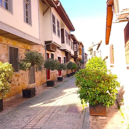 Wonderful Flat With Balcony Near Hadrian's Gate Appartement