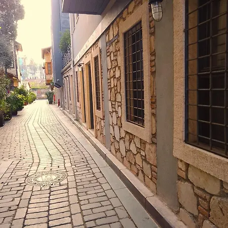 Wonderful Flat With Balcony Near Hadrian's Gate Apartman