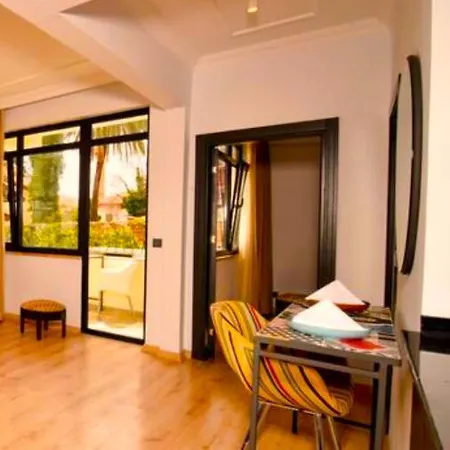 Wonderful Flat With Balcony Near Hadrian's Gate