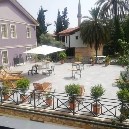 Wonderful Flat With Balcony Near Hadrian's Gate Antalya