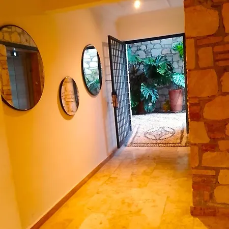 Wonderful Flat With Balcony Near Hadrian's Gate Antalya