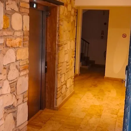 Apartman Wonderful Flat With Balcony Near Hadrian's Gate Antalya